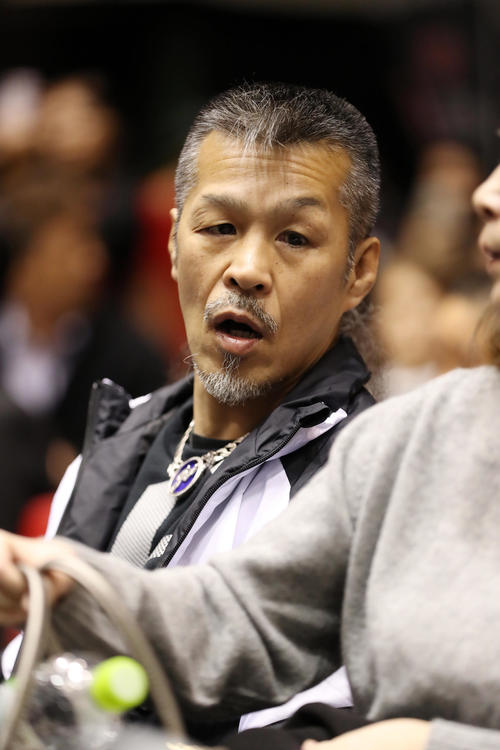 息子寿以輝の試合の観戦に訪れた丈一郎氏（撮影・前田充）
