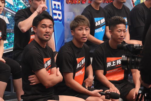最強スポーツ統一戦の収録に弟拓真（右端）と参加した井上尚弥（中央）。左端は山中氏（c）フジテレビ