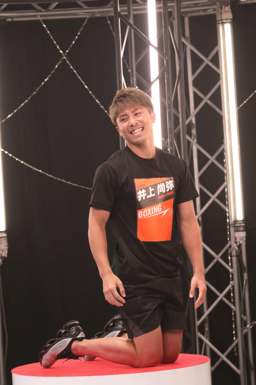 最強スポーツ統一戦の収録で苦笑いをみせる井上尚弥（c）フジテレビ