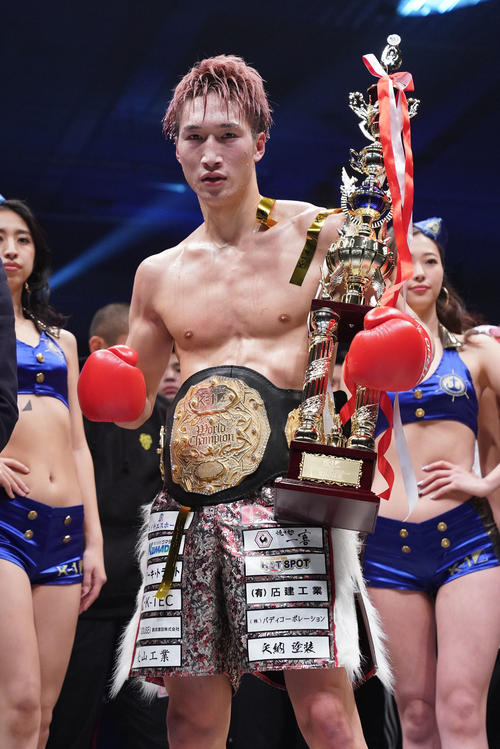 28日、判定勝利で王座防衛した安保