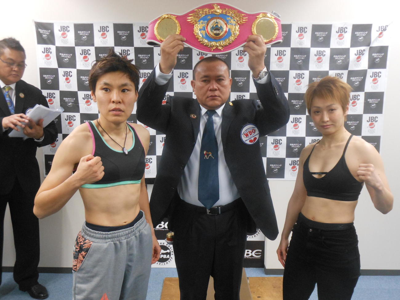 計量をクリアした多田悦子（左）と宮尾綾香(右)