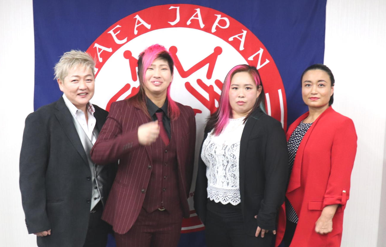 4月15日GAEAジャパン復活興行に向けた会見に出席した左から長与千種、彩羽匠、橋本千紘、里村明衣子