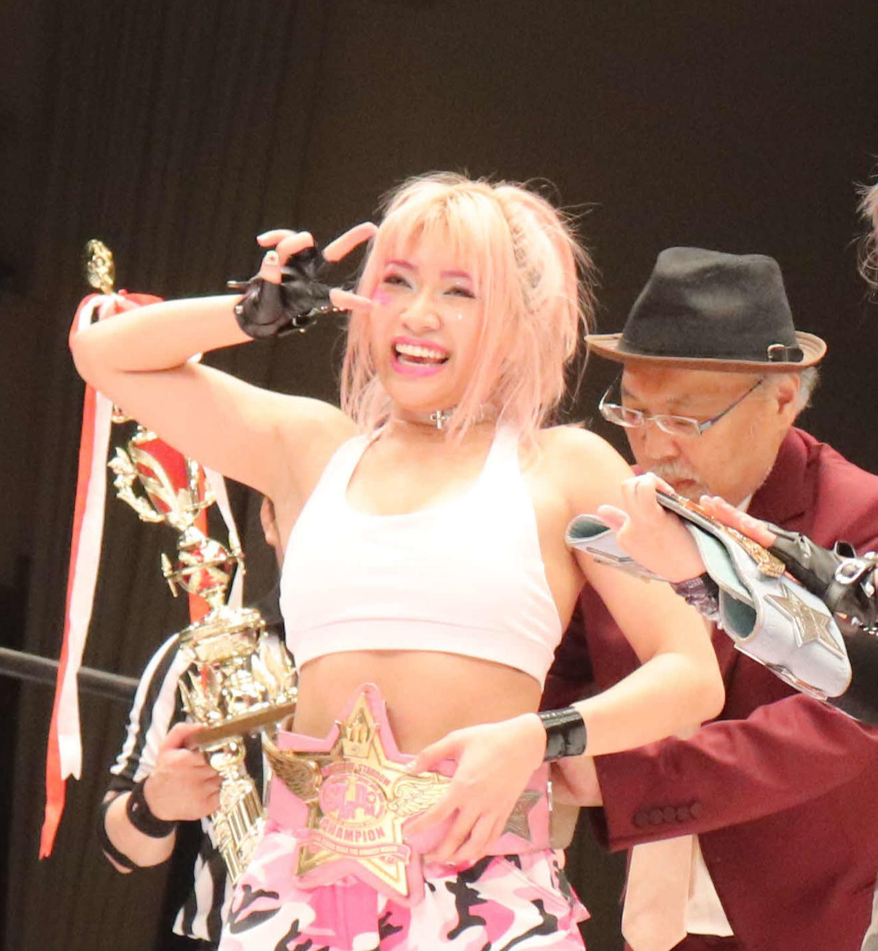 19年5月後楽園大会、アーティスト・オブ・スターダム選手権で第19代王者の座に就いた木村花さん