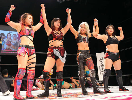 STARSに勝利するドンナ・デル・モンドの、左から朱里、ひめか、ジュリア、舞華