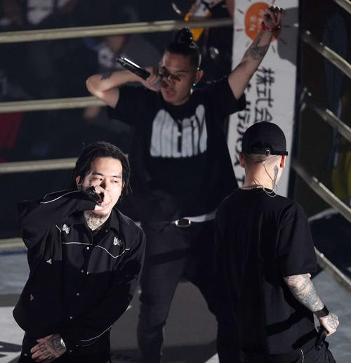 RIZIN23でライブを行うBAD　HOP（撮影・江口和貴）