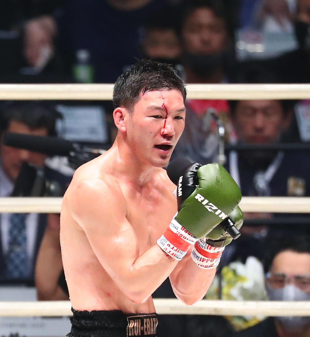 植山に勝利した江幡塁は、親友の故三浦春馬さんへの思いを語る（撮影・河田真司）
