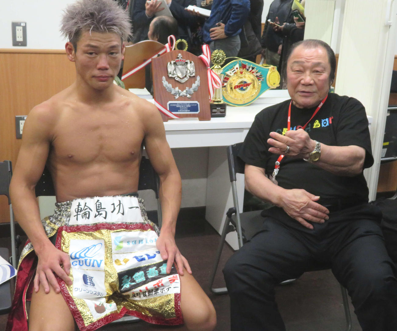 輪島功一会長（右）と勅使河原弘晶（2019年12月12日撮影）
