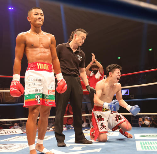 K－1　WORLD　GP2020JAPAN　判定勝ちに歓喜する椿原（右）（撮影・清水貴仁）