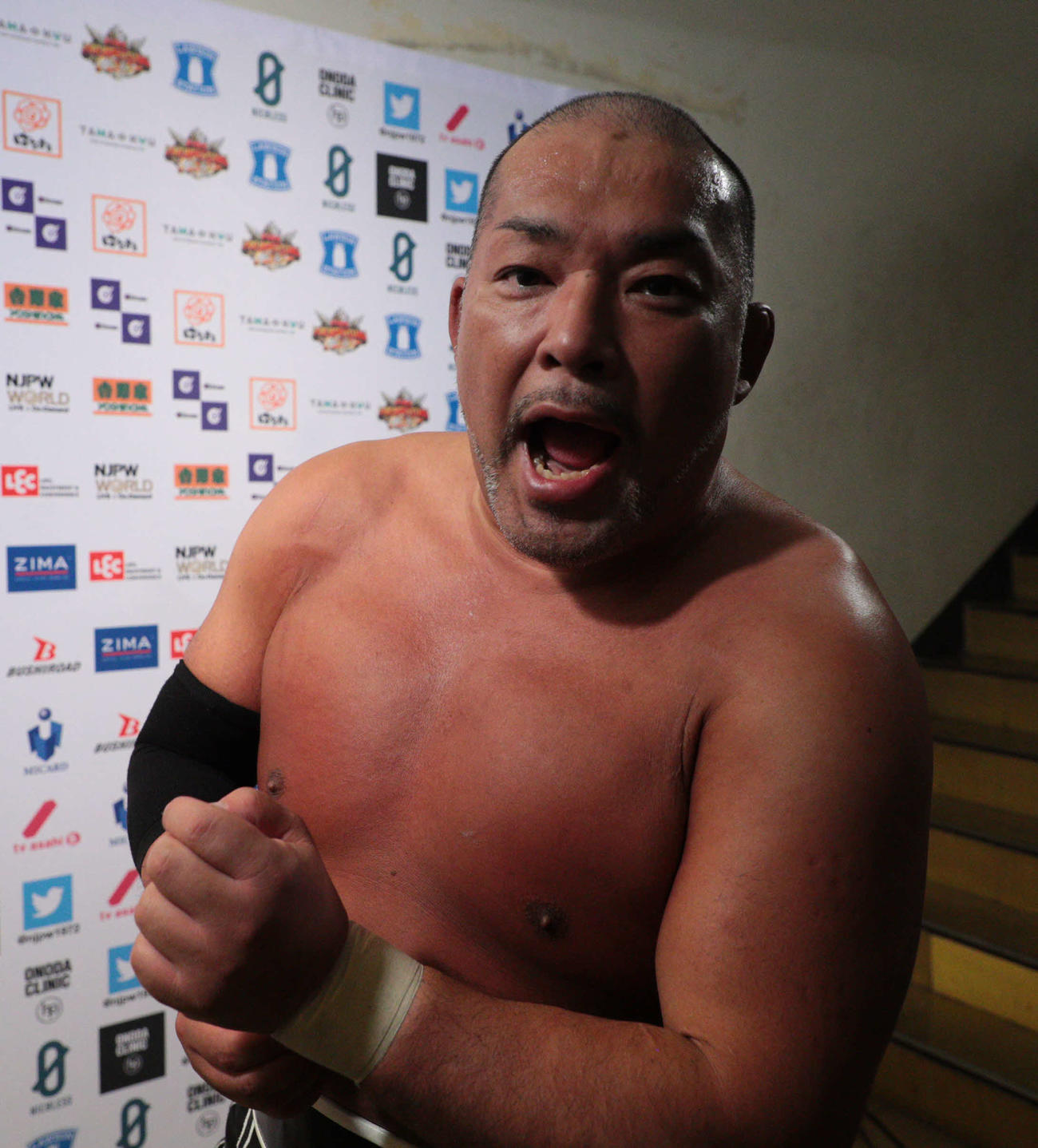 新日本後楽園大会　ワールドタッグリーグ公式戦で単独首位に立った石井智宏は1人で取材に応じる（新日本プロレス提供）