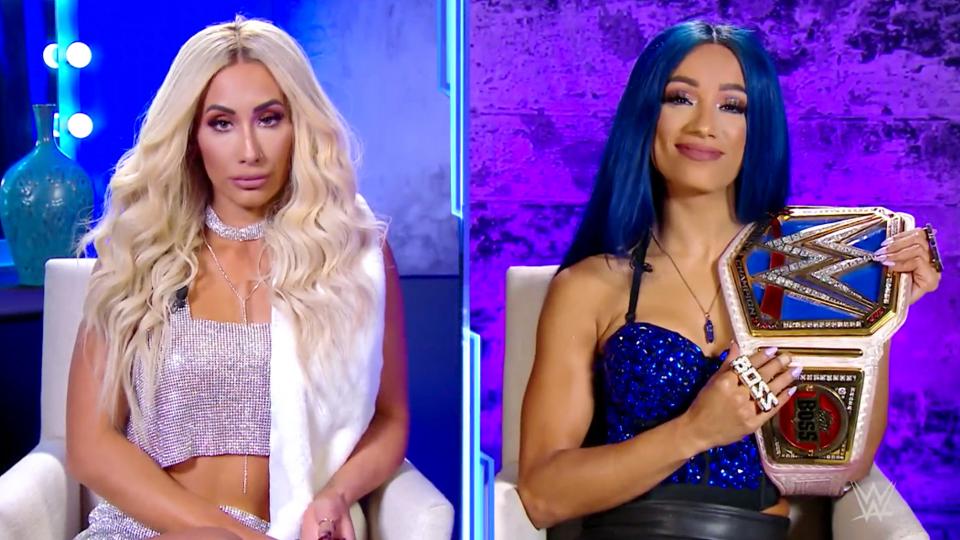 オンラインで登場したカーメラ（左）とスマックダウン女子王者サーシャ・バンクス（C）2020WWE,Inc.AllRightsReserved
