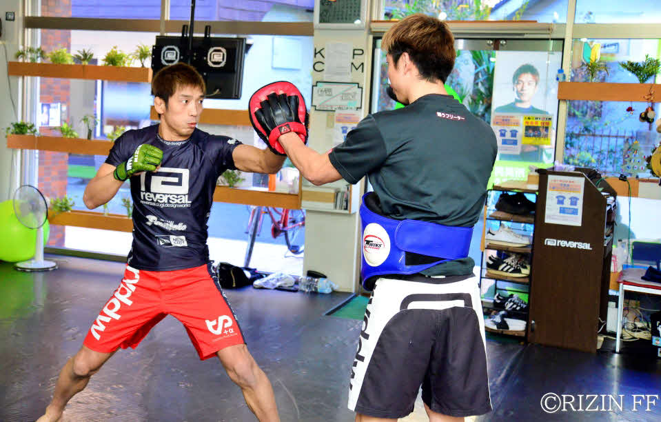 大みそかのRIZIN26大会に向けた練習を公開した所英男（左）（RIZINFF事務局提供）