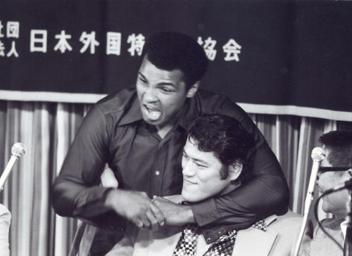アントニオ猪木（右）とムハマド・アリ