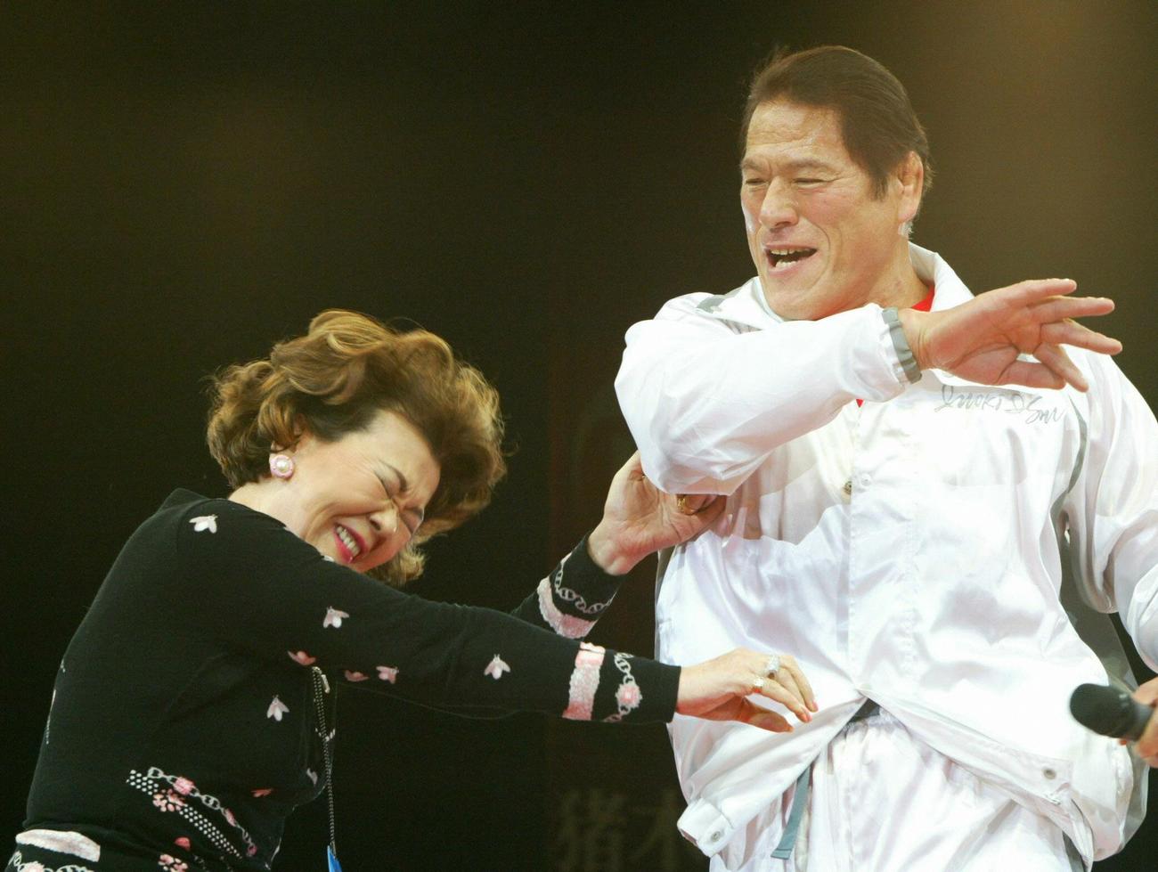 野村沙知代＝2002年12月31日