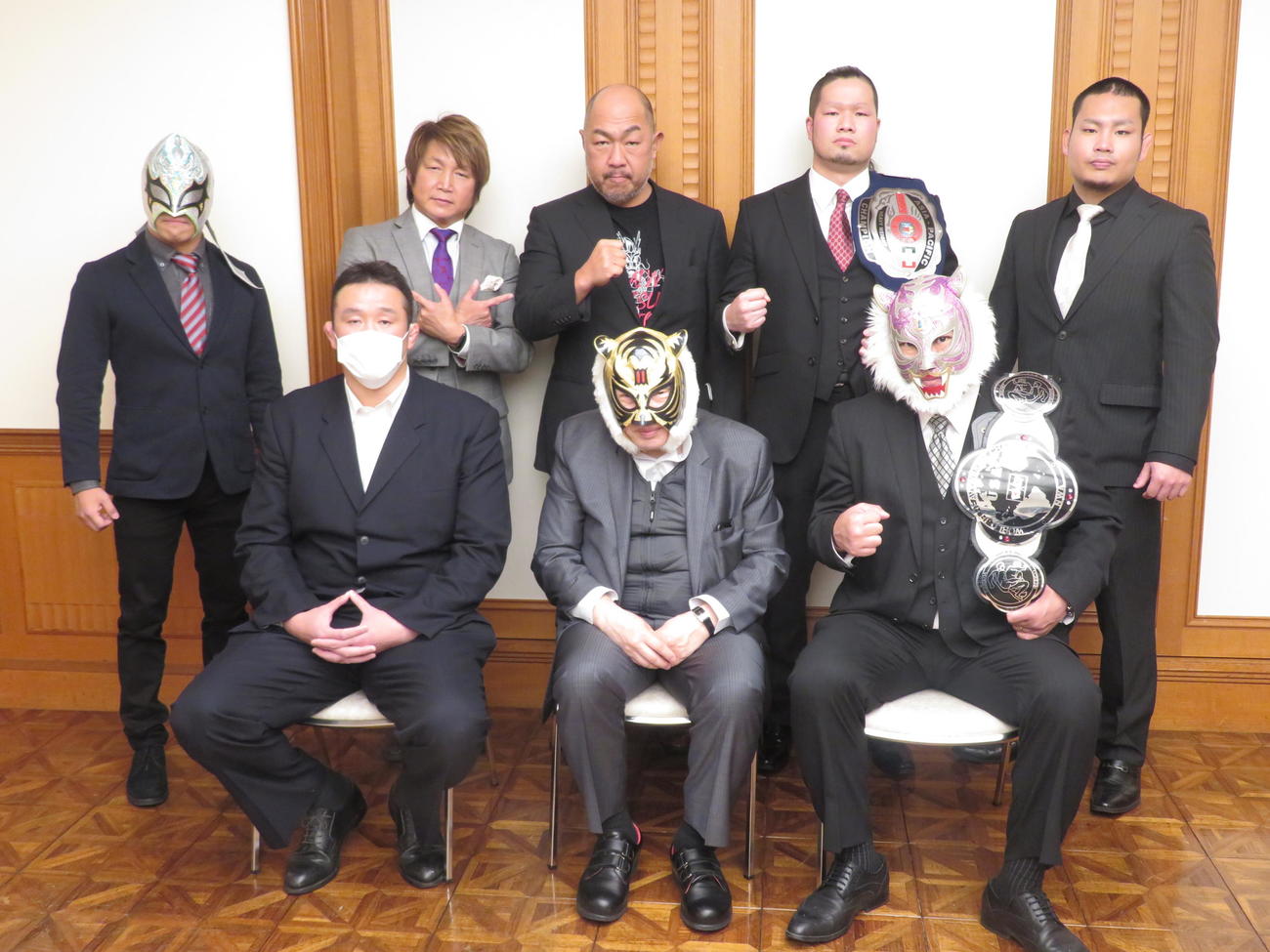 3月3日後楽園大会のカード発表会見に出席した前列左から河野真幸、佐山サトル、スーパー・タイガー、後列左からアレハンドロ、日高郁人、高岩竜一、間下隼人、阿部史典（撮影・松熊洋介）