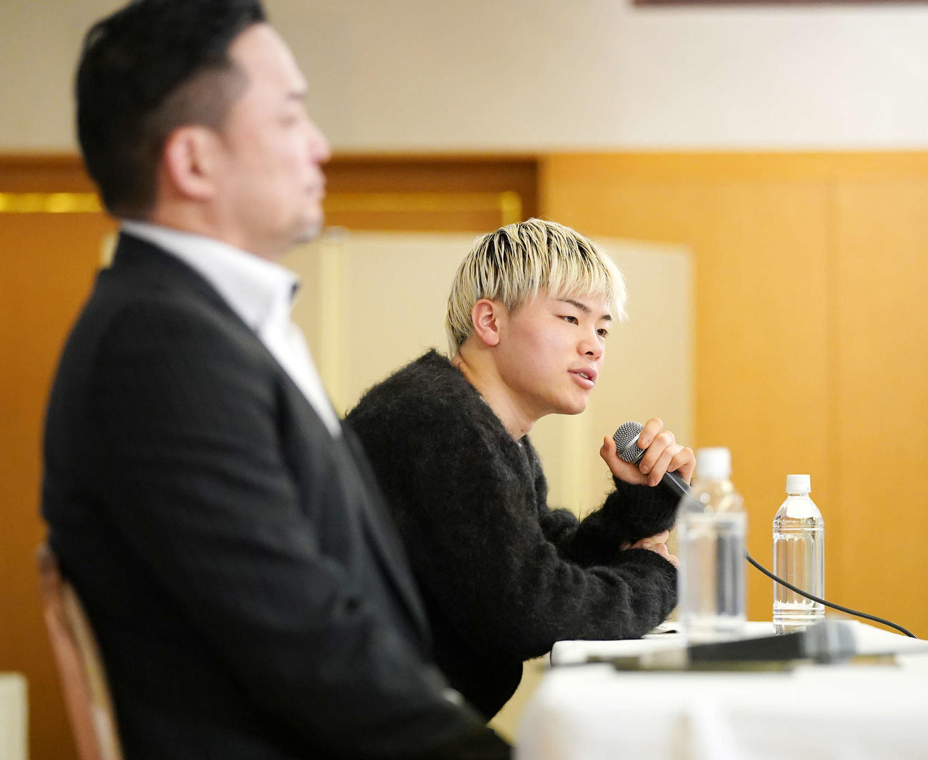 RISE横浜大会の一夜明け会見に臨む那須川天心（撮影・江口和貴）