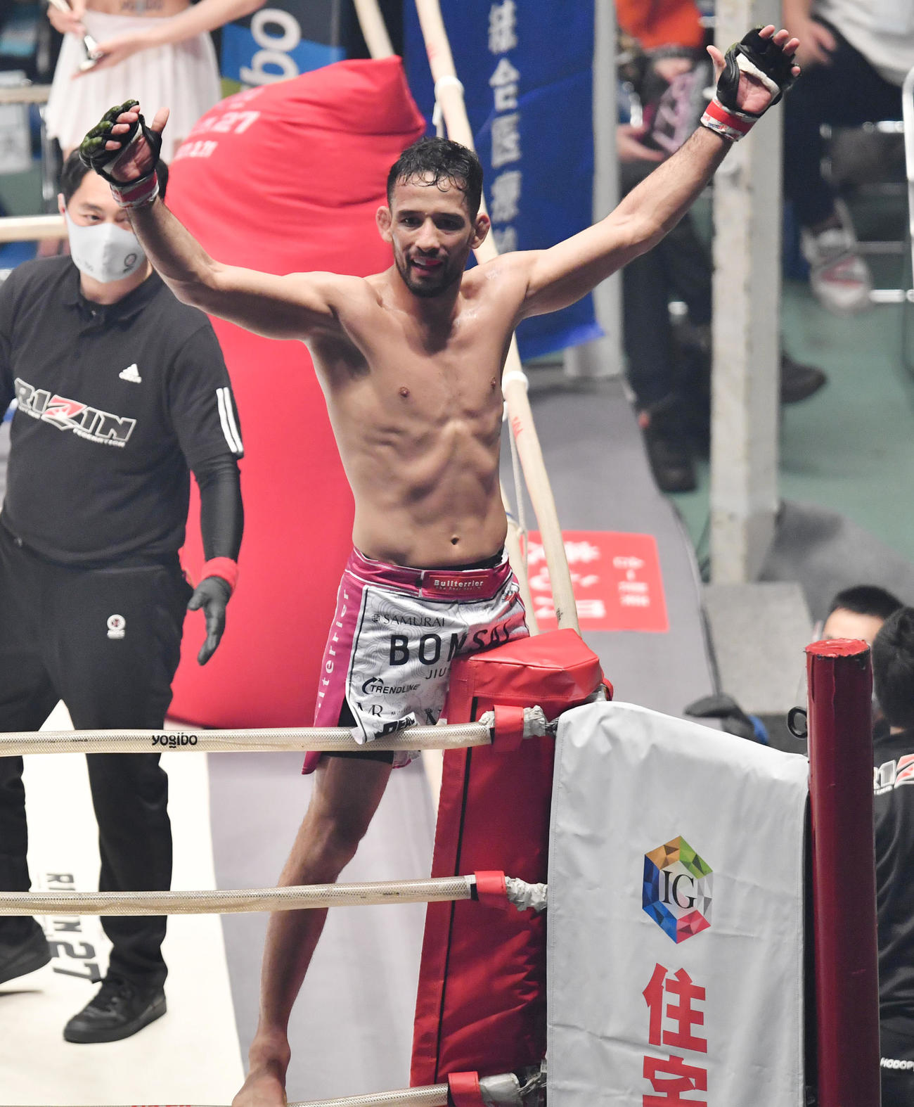 摩嶋一整に2R、KO勝ちしたクレベル・コイケは（撮影・柴田隆二）