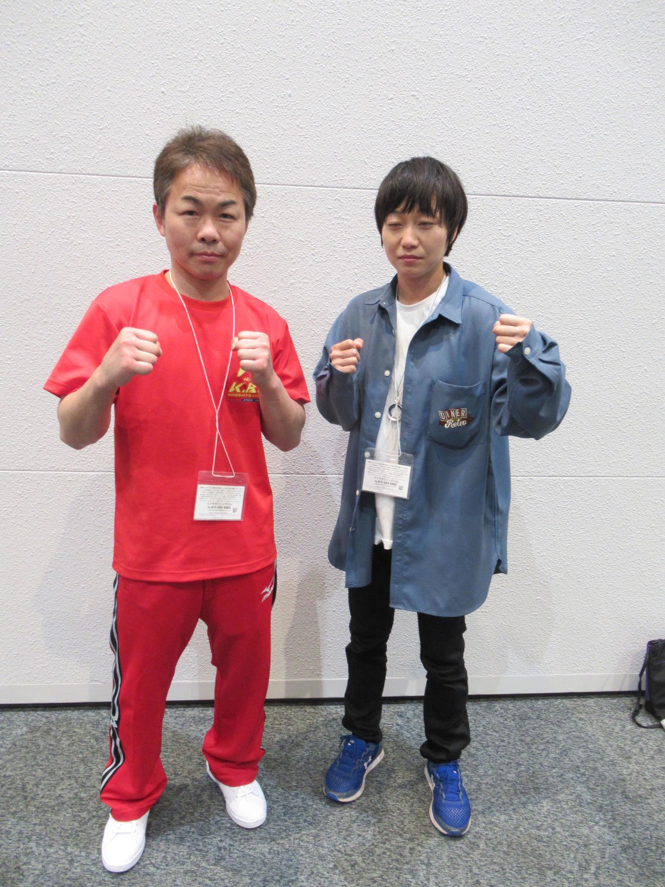 姫路木下ジムへの移籍を発表した女子世界王者の岩川と木下会長（撮影・実藤健一）