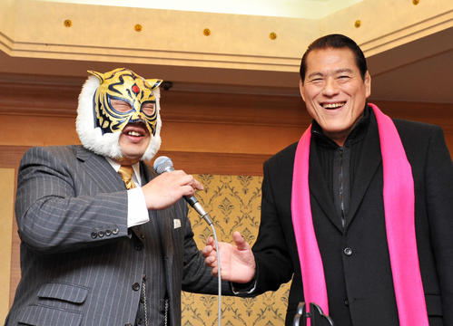 猪木、小鉄…プロレス道たたき込まれた／タイガーマスクの40年2