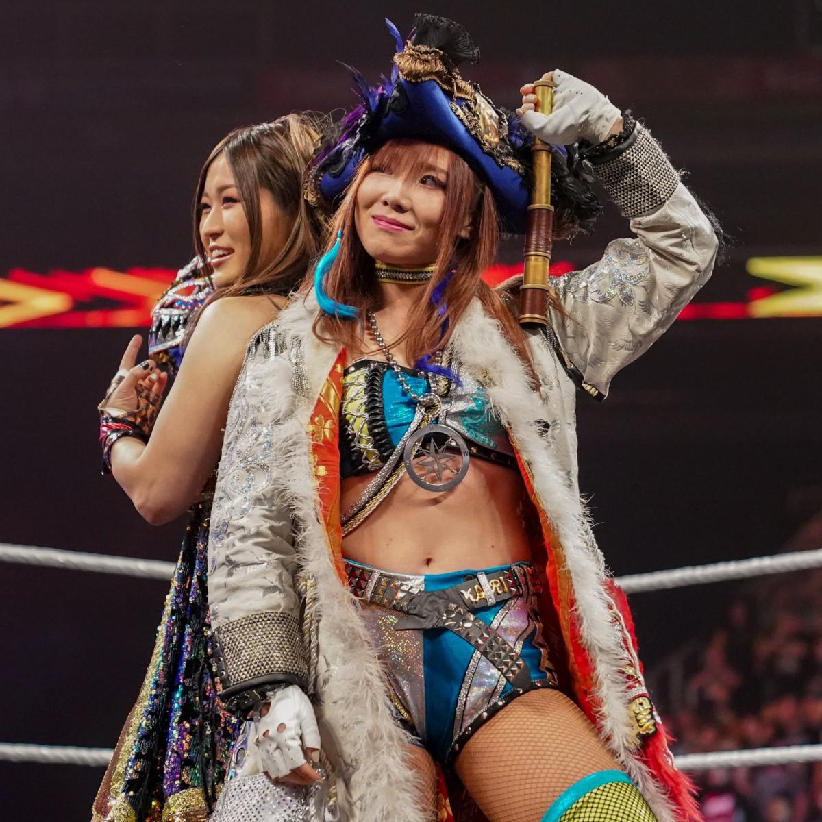 NXT時代に紫雷イオ（左）ともリング上で並び立ったカイリ・セイン（C）2021 WWE, Inc. All Rights Reserved.