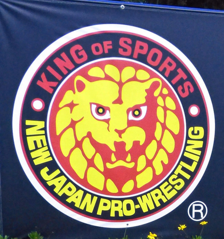 新日本プロレスのエンブレム（2018年3月24日撮影）