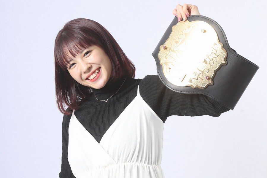 Krush女子アトム級王座のベルトを掲げる王者菅原美優(C)K－1