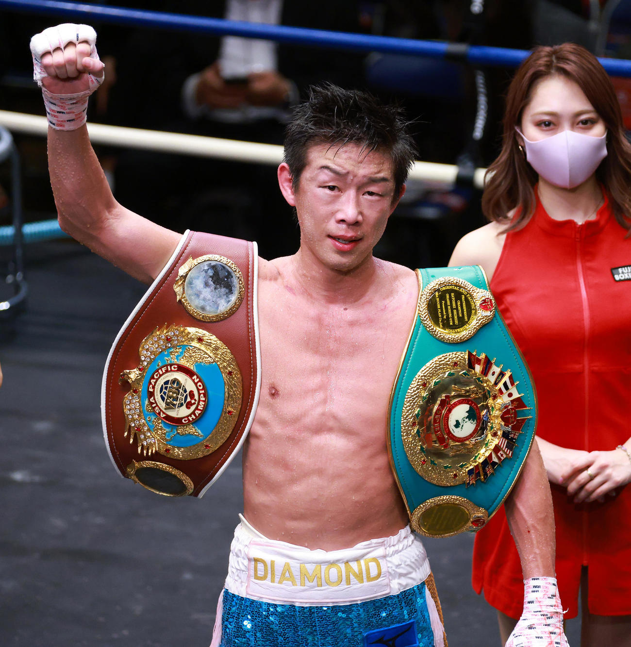 OPBF東洋太平洋・WBOアジアパシフィックフェザー級統一王者に輝いた清水（撮影・中島郁夫）