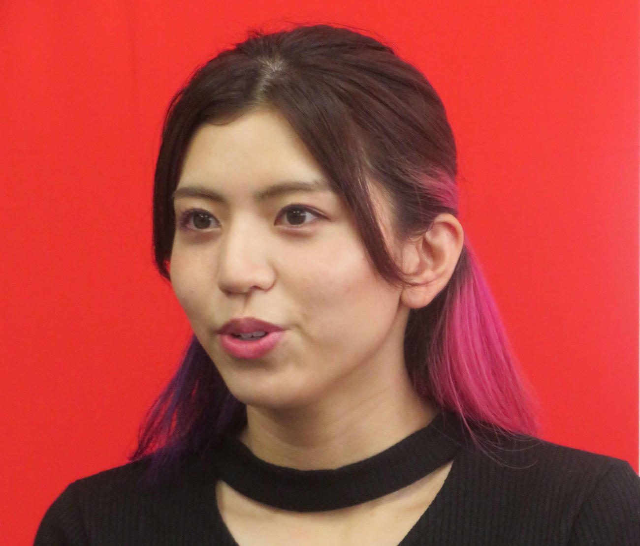 プロ10勝目を1回KO撃破で成し遂げて一夜明け会見に臨んだぱんちゃん璃奈