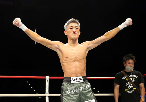 左足指骨折して31秒殺ｖ 格好いいなと 黒田斗真は１日３試合勝利 格闘技 日刊スポーツ