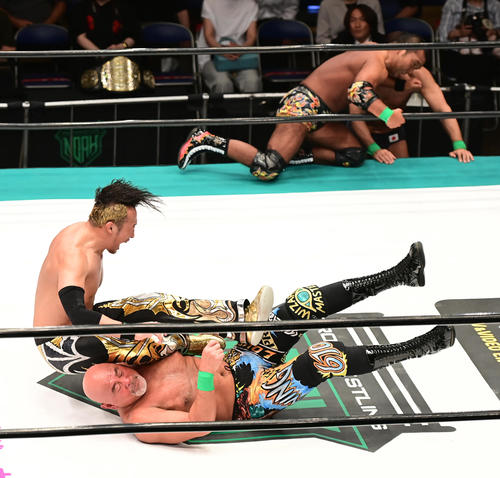 武藤敬司「三沢光晴メモリアル」勝利 豪快エメラルドフロウジョン決め