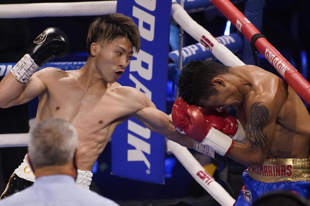 ダスマリナスを攻める井上尚弥（AP）