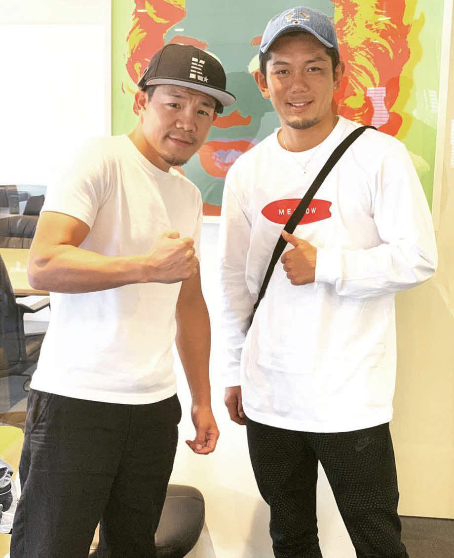 亀田興毅会長（左）と皇治