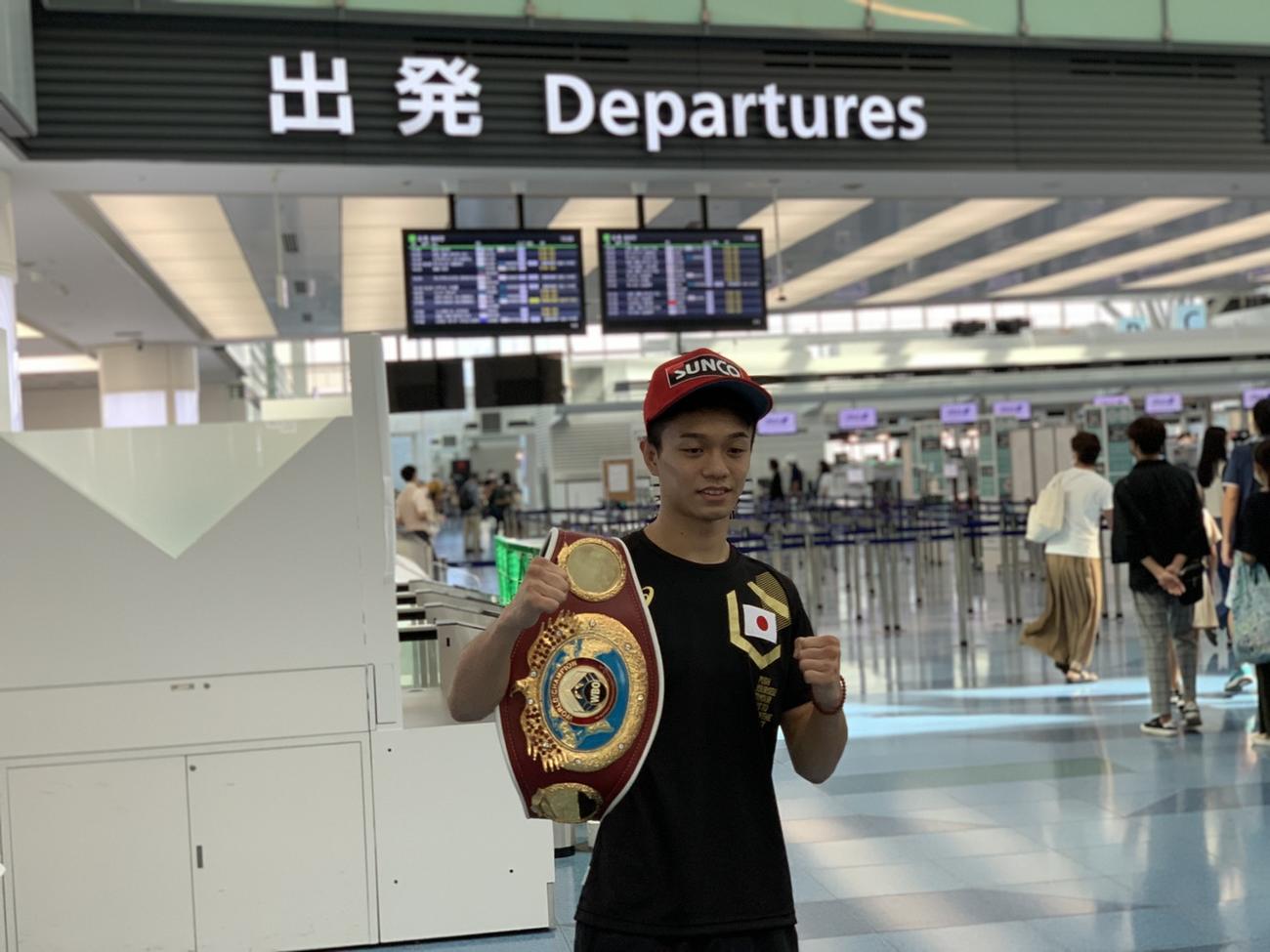 初防衛戦へ渡米する中谷潤人（WOWOW提供）