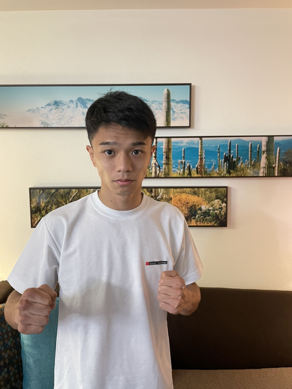開催地のトゥ－ソンのホテルに入った中谷潤人（M．Tジム提供）