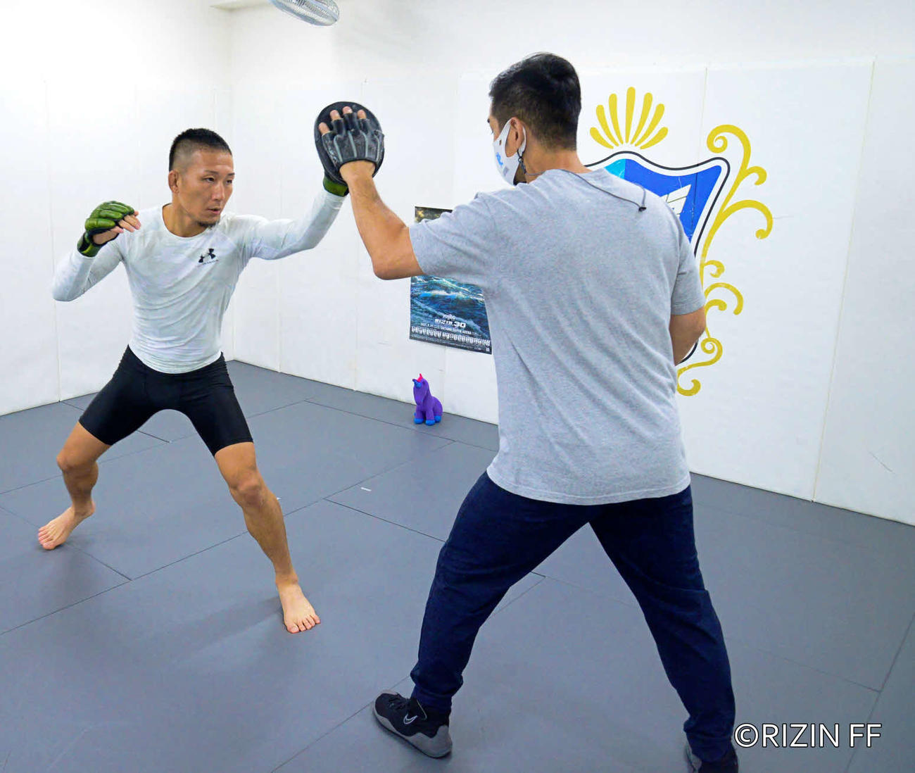 RIZIN30大会に向けた練習を公開した元谷友貴（左）（RIZIN FF提供）