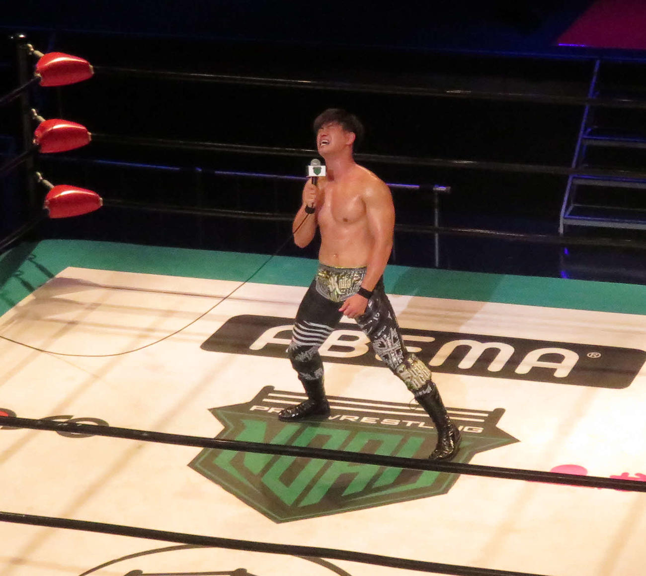 プロレスリング・ノア　「N－1 VICTORY」で杉浦貴に勝利した清宮海斗は、試合後に雄叫びを上げる（撮影・松熊洋介）