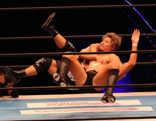 新日本プロレス「G1 CLIMAX31」第4試合 Aブロック公式戦 高橋裕二郎対ザック・セイバーJr.(下)(撮影・加藤孝規)