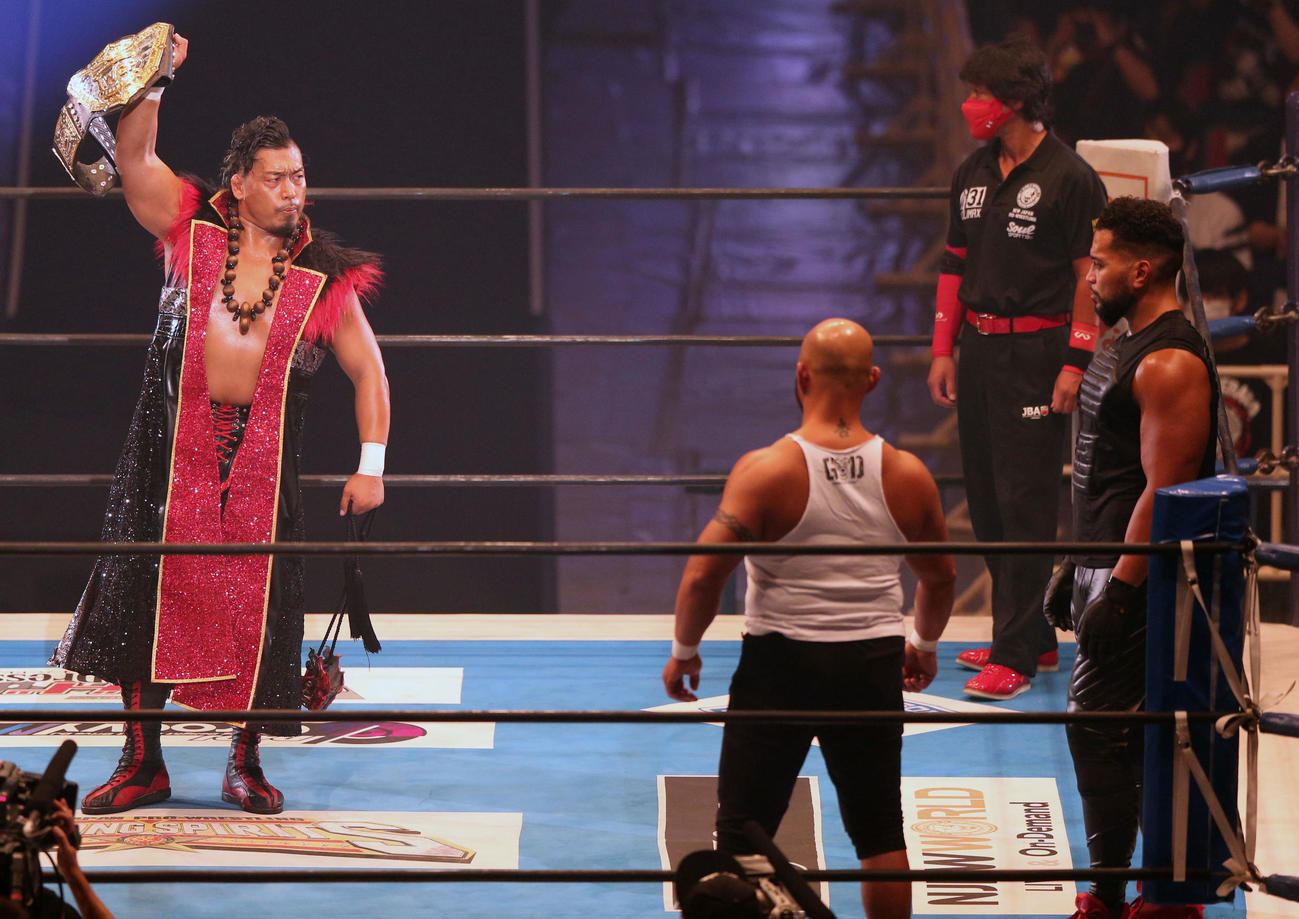 第5試合30分1本勝負「G1CLIMAX31」Aブロック公式戦　鷹木信悟対タンガ・ロア（撮影・上山淳一）