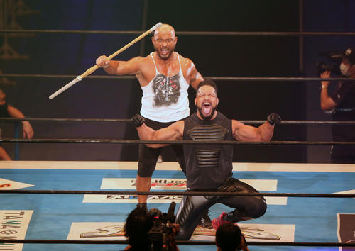 第5試合30分1本勝負「G1CLIMAX31」Aブロック公式戦　鷹木信悟対タンガ・ロア（撮影・上山淳一）
