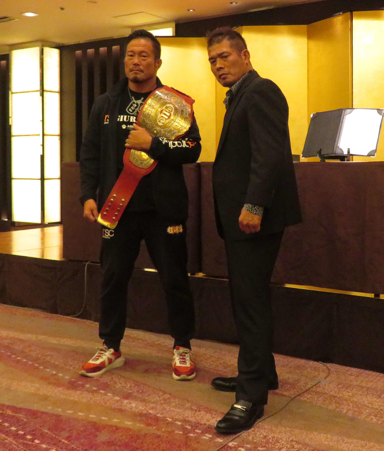 28日のプロレスリング・ノア熊本大会でGHCナショナル選手権試合を行う王者・杉浦貴（左）と挑戦者・望月成晃（撮影・松熊洋介）