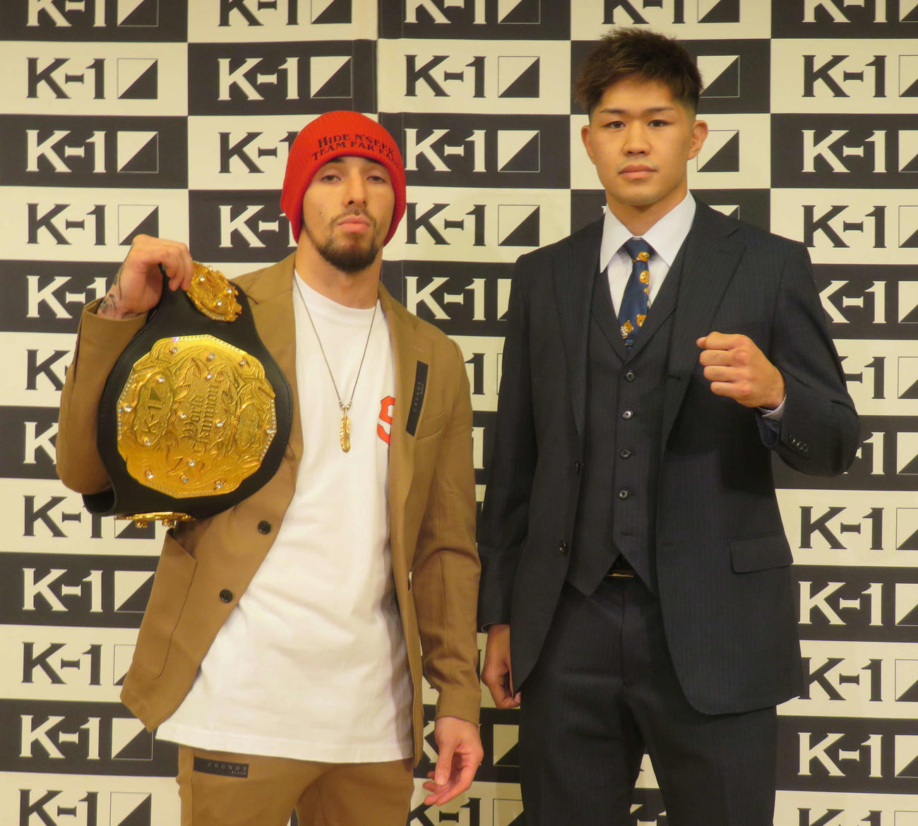 12月4日大阪大会で初防衛戦に臨むK－1スーパーウエルター級王者木村（左）と挑戦者の和島