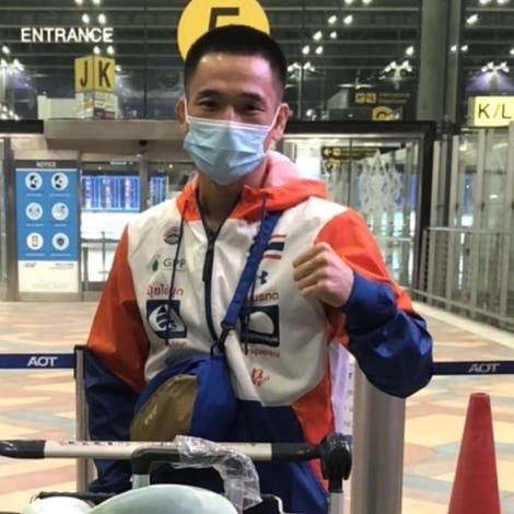 12月14日、東京・両国国技館でWBAスーパー、IBF世界バンタム級王者井上に挑戦するIBF同級5位ディパエンが日本へ出発（大橋ジム提供）