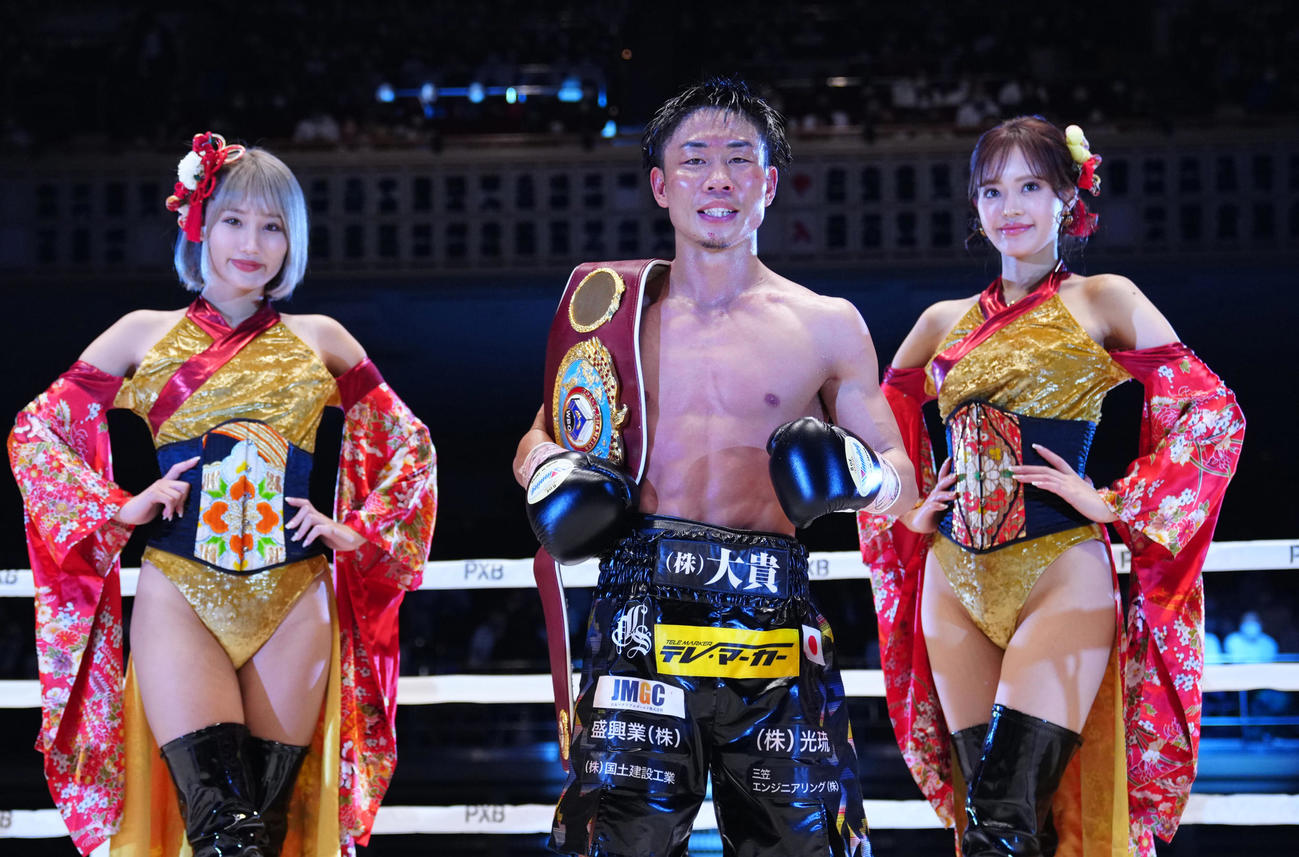 11回、TKOでメンデスを破り新チャンピオンに輝いた谷口（代表撮影）