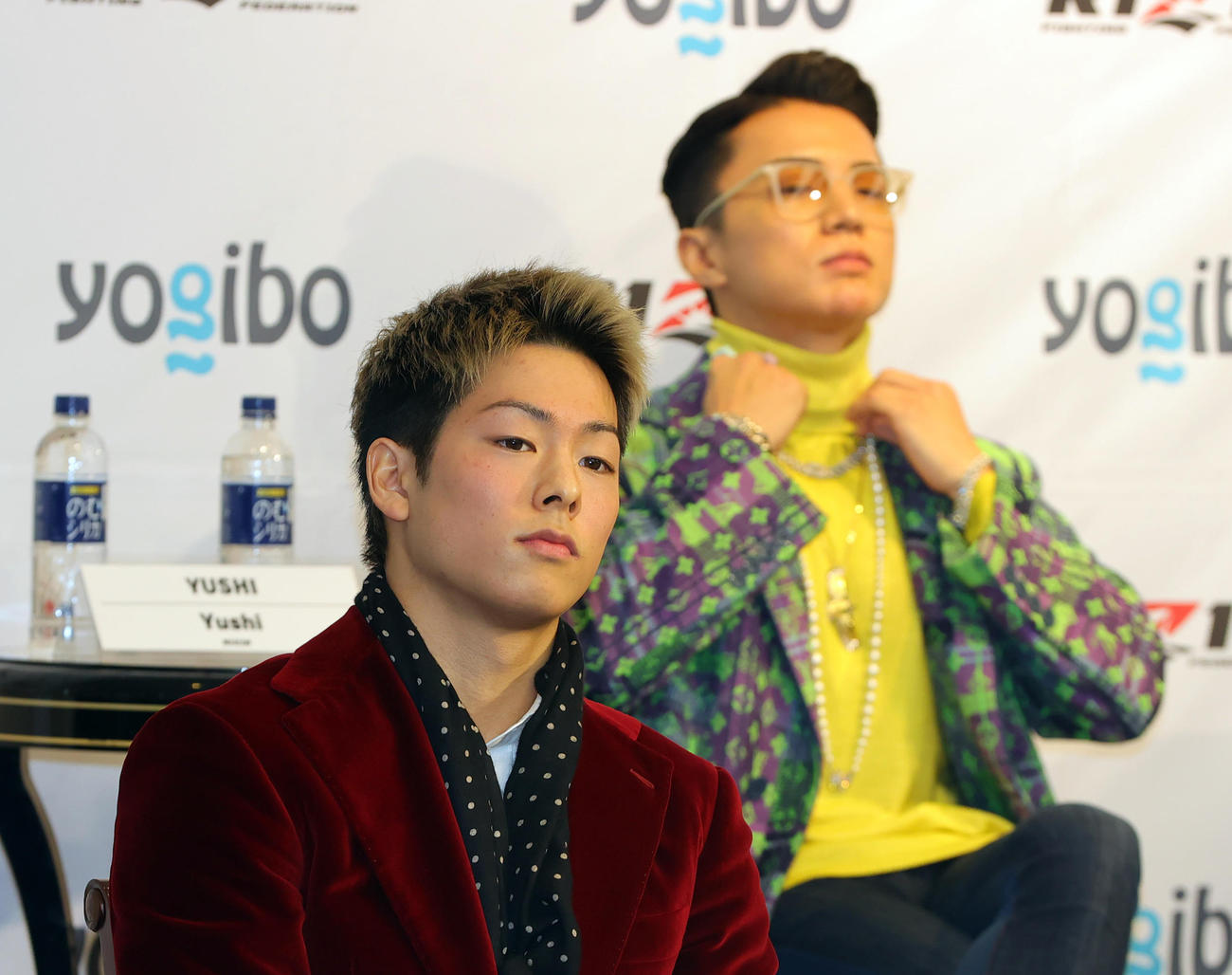 RIZIN．33の対戦カード発表会見を行った三浦孝太（左）とYUSHI（撮影・野上伸悟）