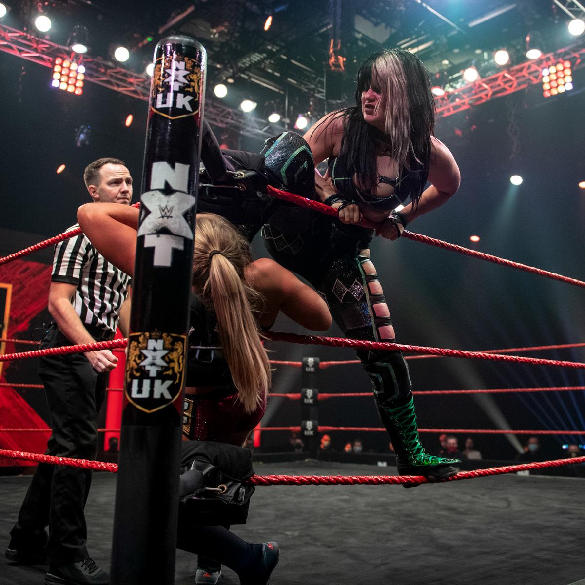 NXT UKで王座挑戦間近のブレア・ダベンポート（右）（C）2021 WWE, Inc. All Rights Reserved.