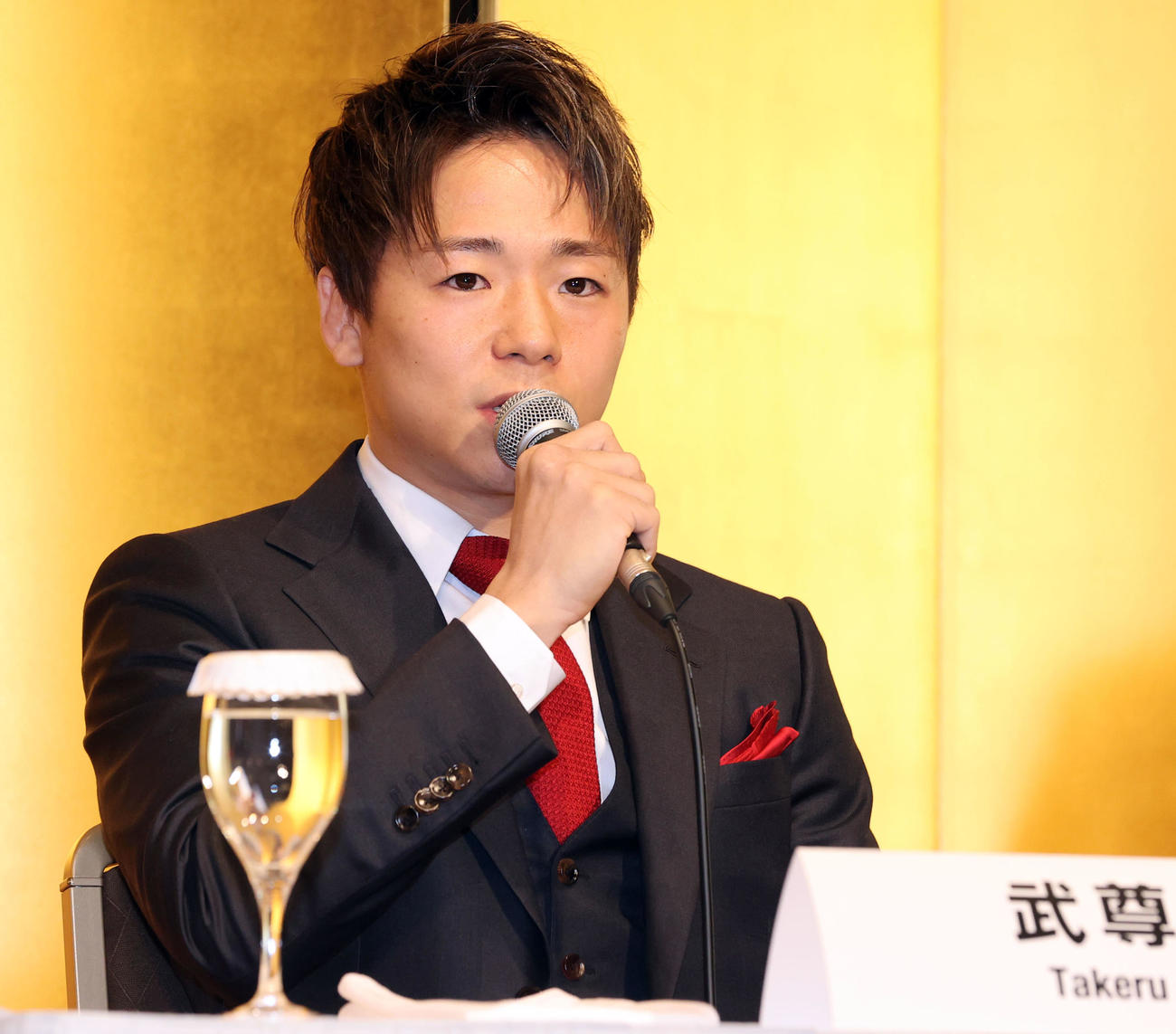 来年6月の那須川天心との対戦を発表した武尊は思いを語る（撮影・浅見桂子）