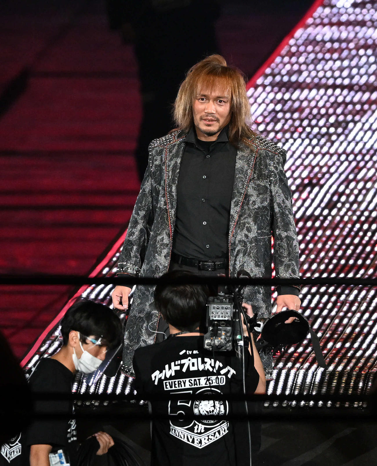 入場する内藤（撮影・滝沢徹郎）
