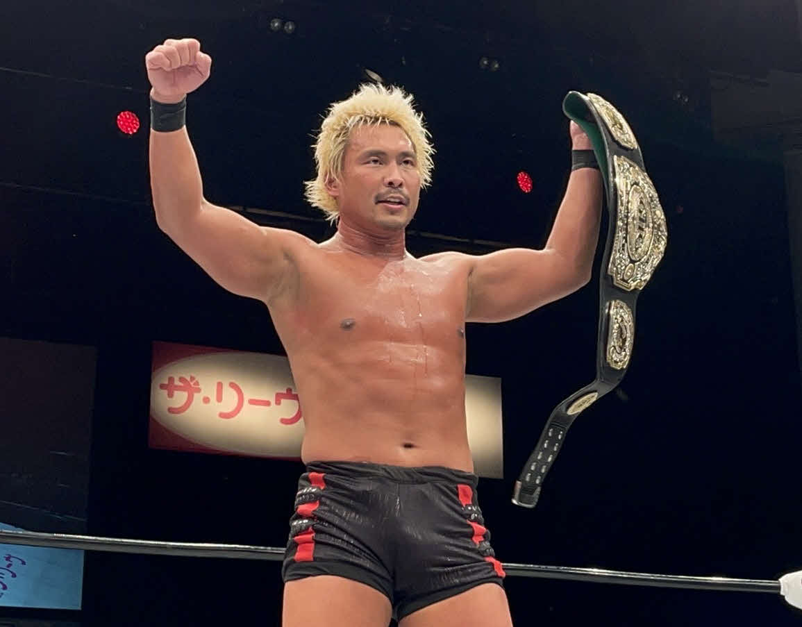 4度目の防衛を成功させ喜びを表現する中嶋（提供・プロレスリング・ノア）