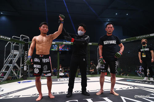 判定勝ちを収めた吉野光（C）RIZIN FF