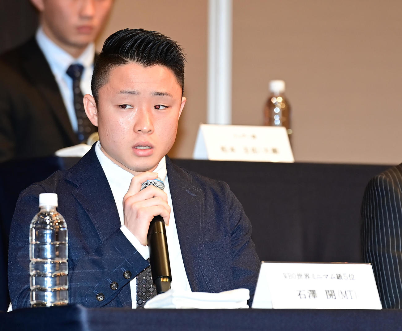 ボクシングWBO世界ミニマム級タイトルマッチに臨む挑戦者の石沢（撮影・小沢裕）