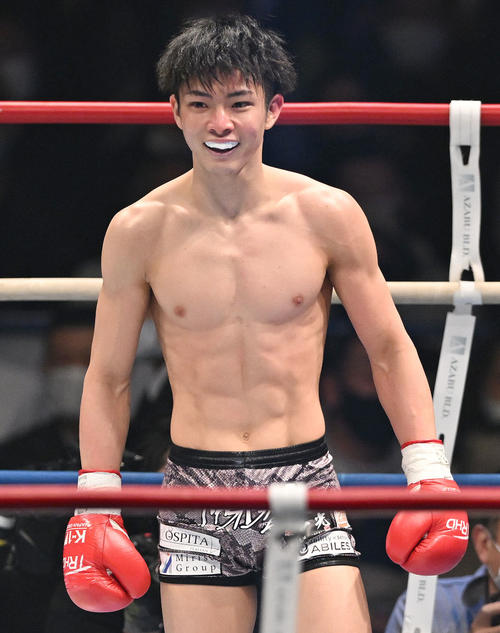 決勝進出を決め笑顔の玖村将（撮影・滝沢徹郎）